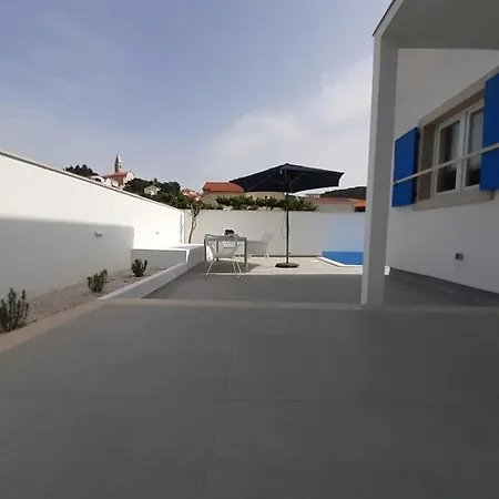 Island Brac - * Nerežišća