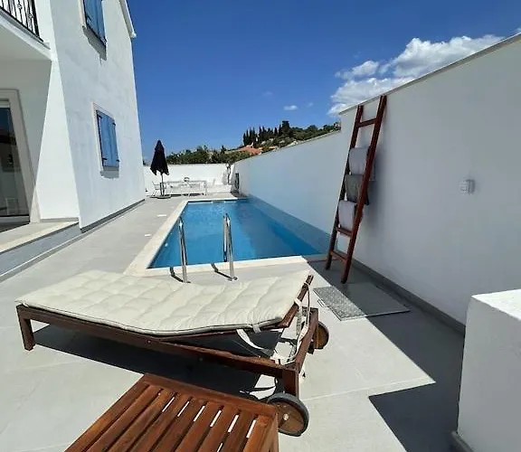 Island Brac - Nerežišće
