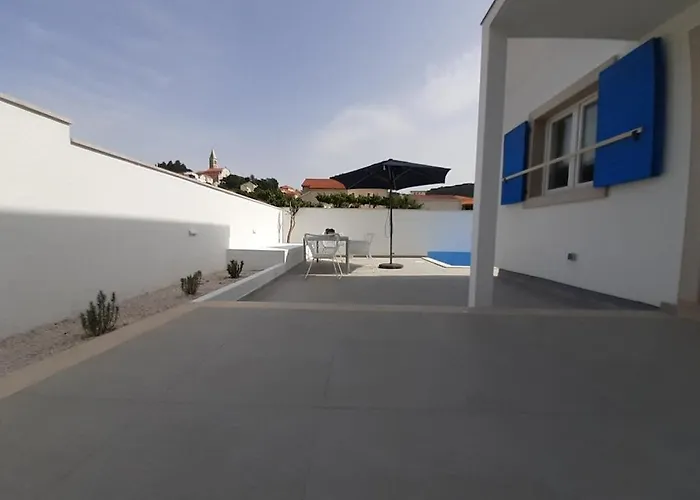 Island Brac - * Nerežišće